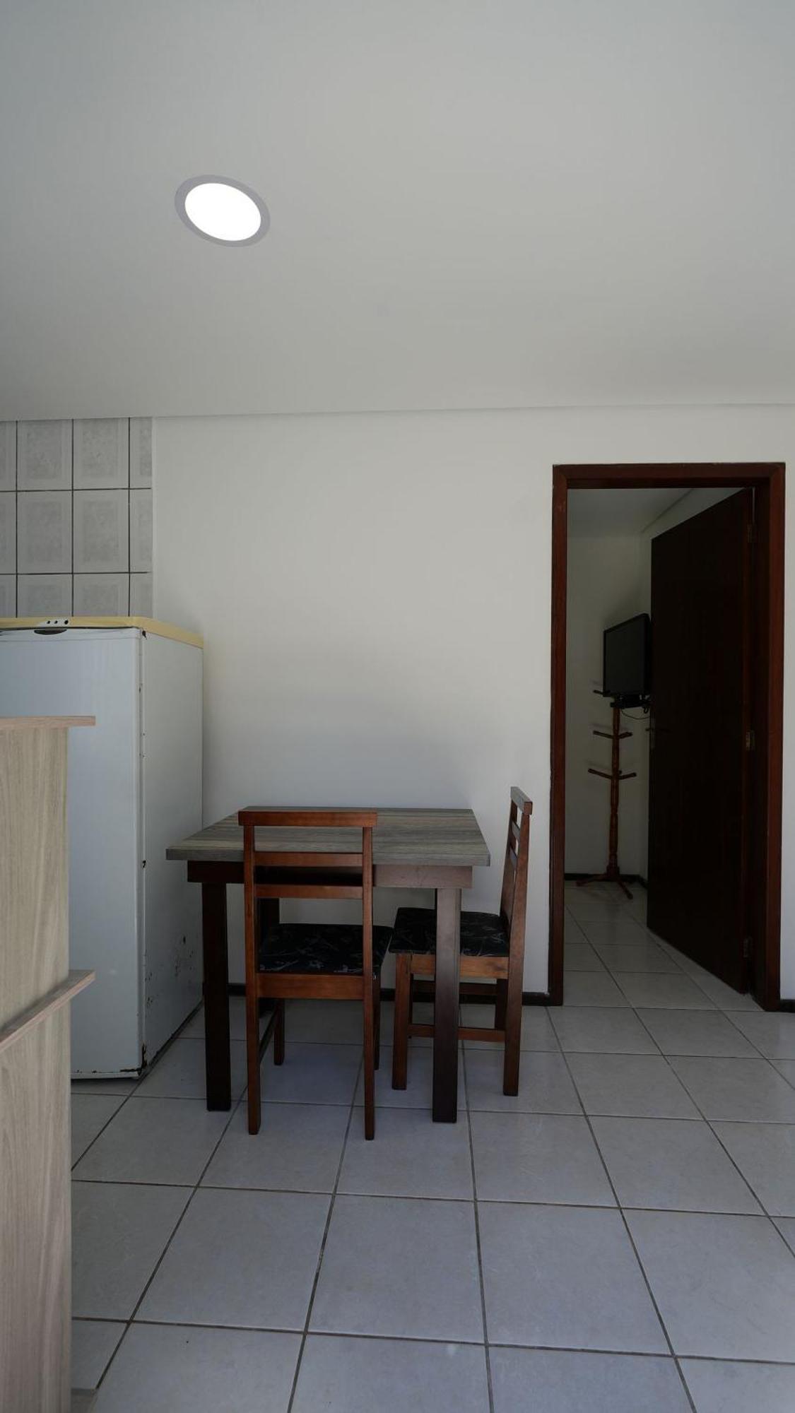 Residencial Adolfo - Mestre Naro Бомбиньяс Экстерьер фото
