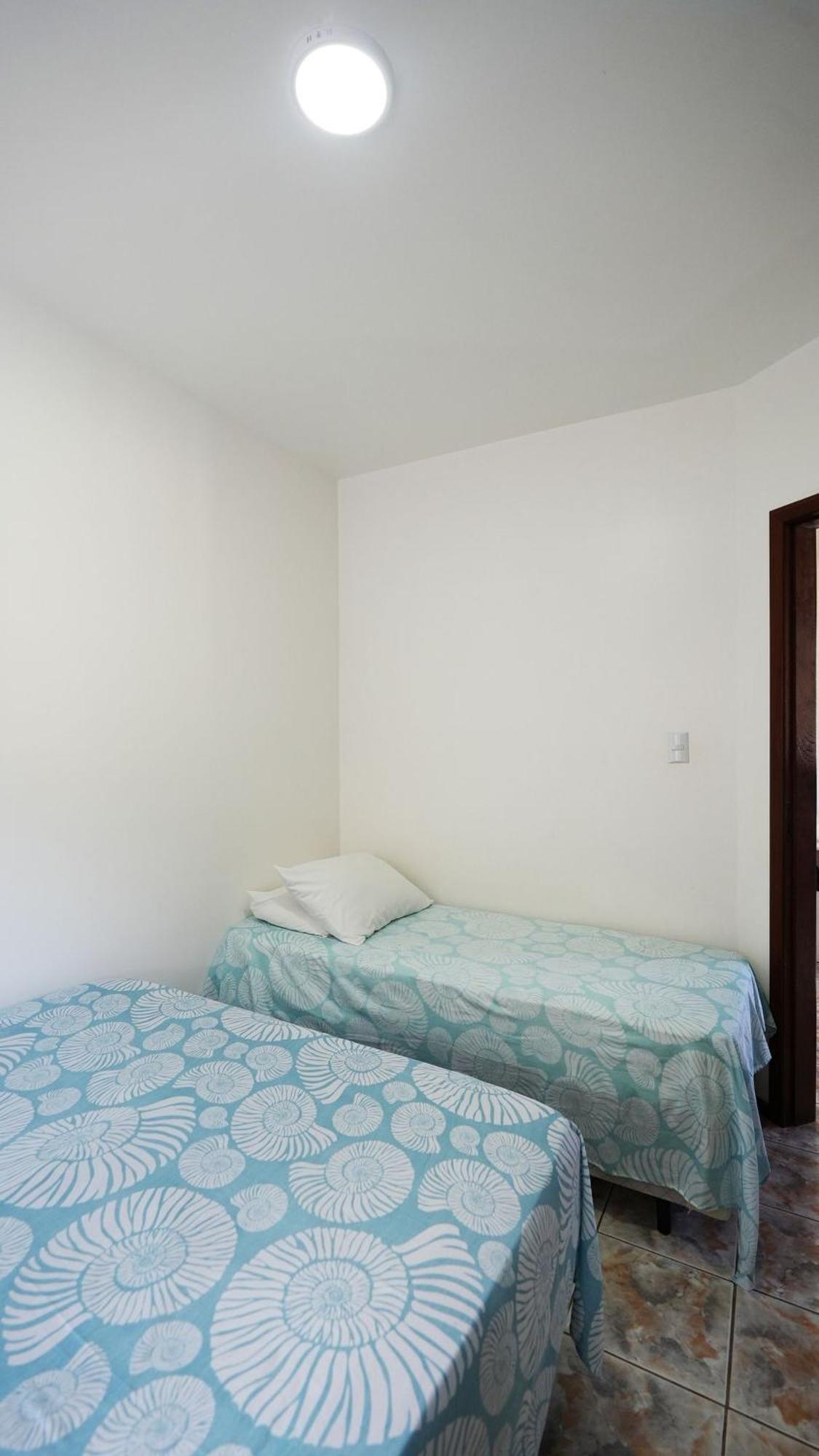 Residencial Adolfo - Mestre Naro Бомбиньяс Экстерьер фото