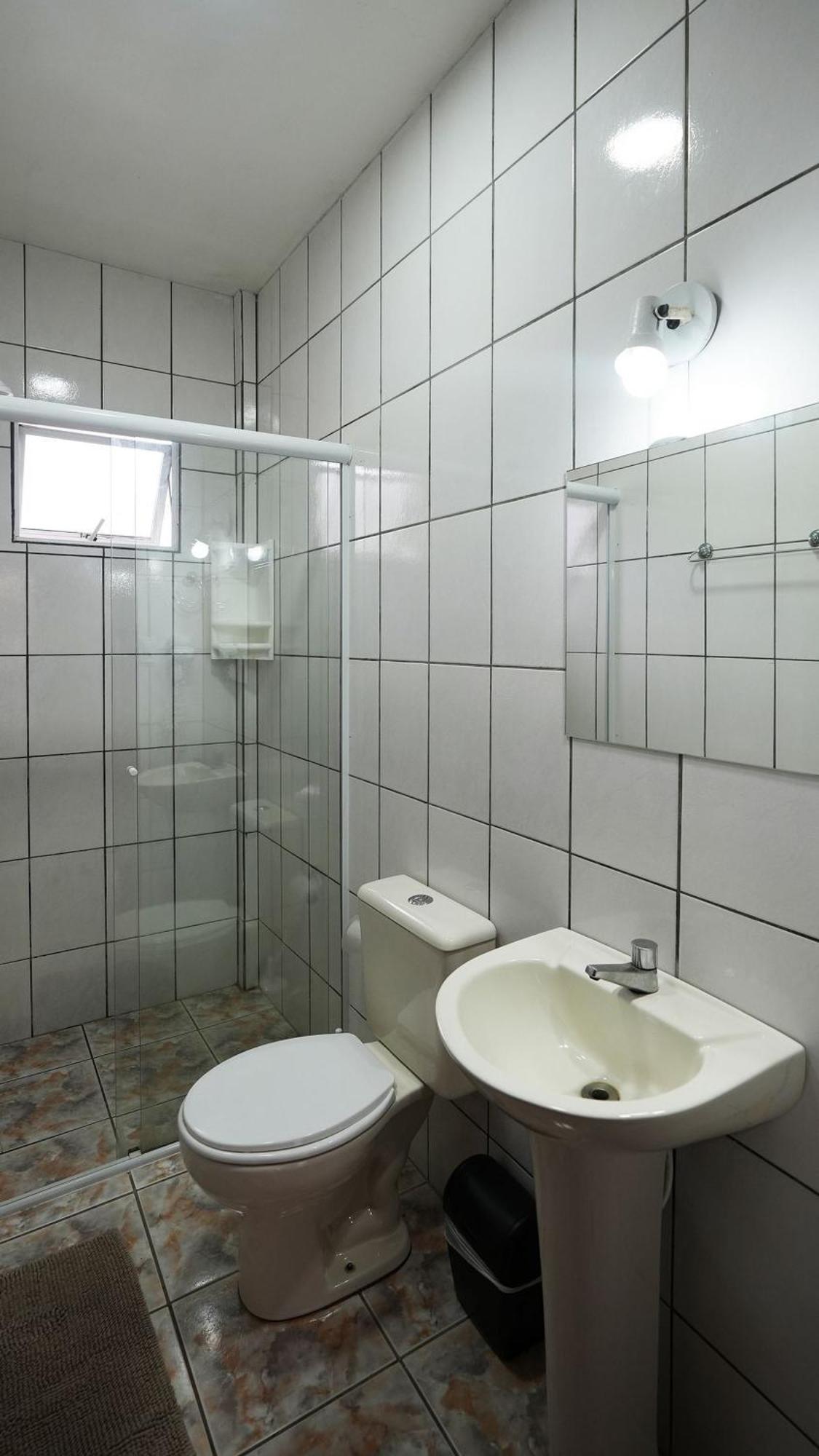 Residencial Adolfo - Mestre Naro Бомбиньяс Экстерьер фото