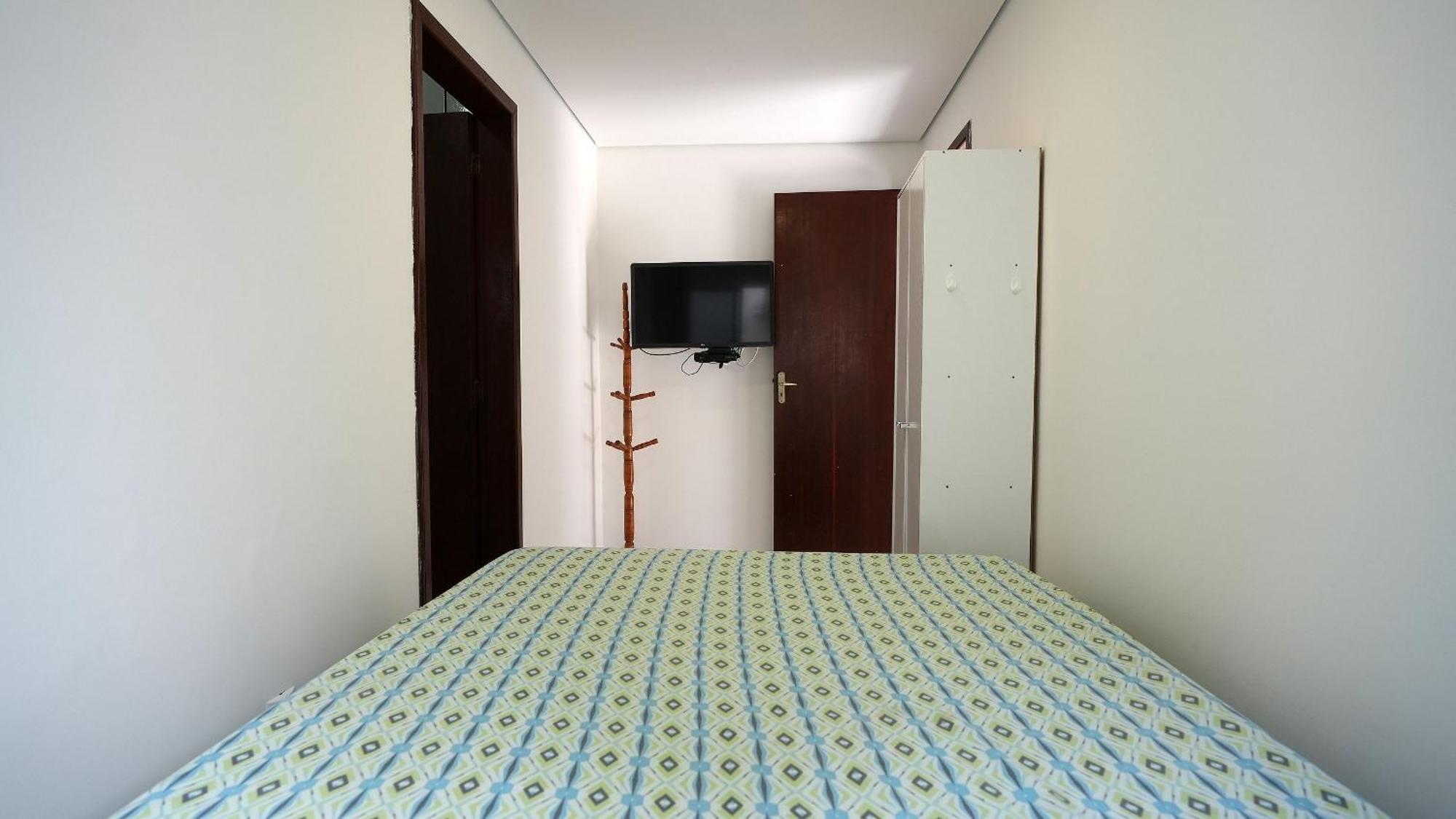Residencial Adolfo - Mestre Naro Бомбиньяс Экстерьер фото