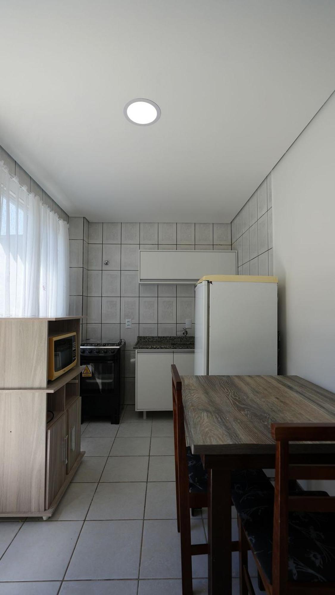 Residencial Adolfo - Mestre Naro Бомбиньяс Экстерьер фото