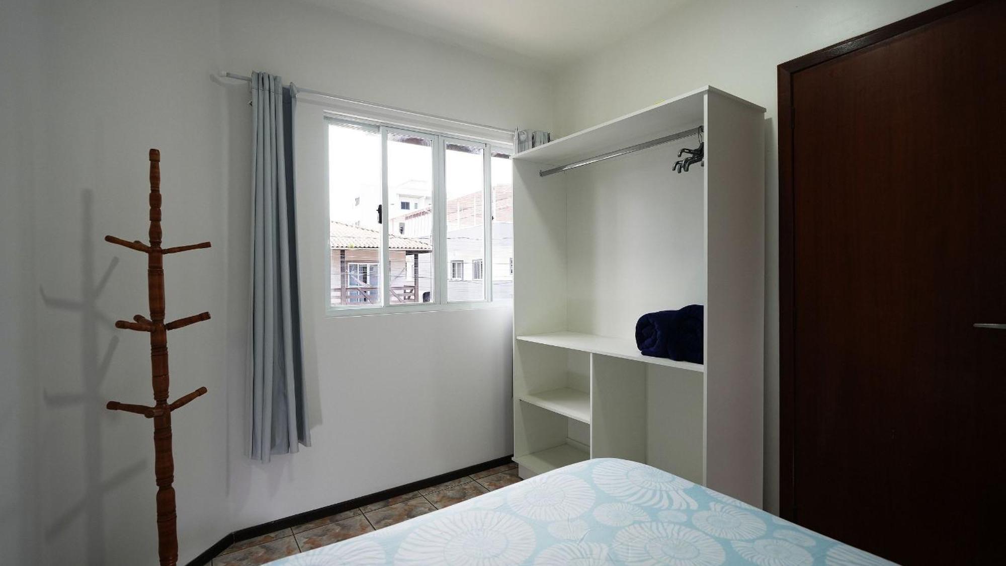 Residencial Adolfo - Mestre Naro Бомбиньяс Экстерьер фото